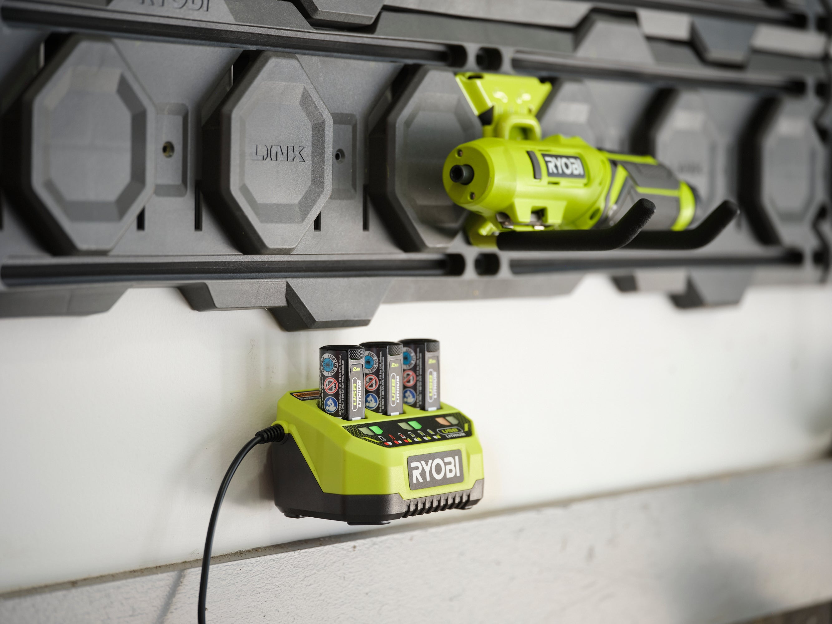 USB LITHIUM 3-PORT CHARGER Image 8