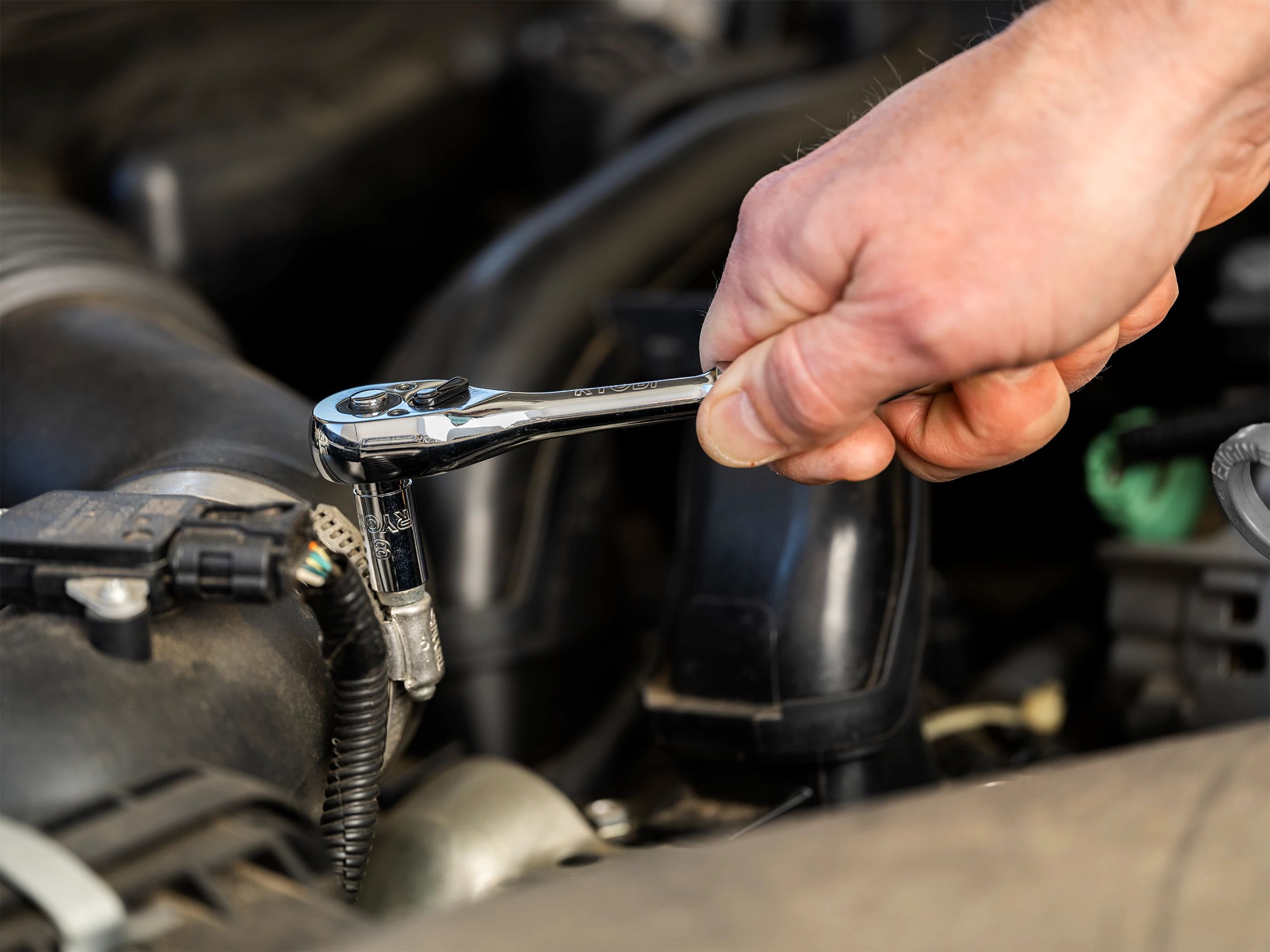 26 PC. 1/4" Drive Ratchet and Socket Set Image 3