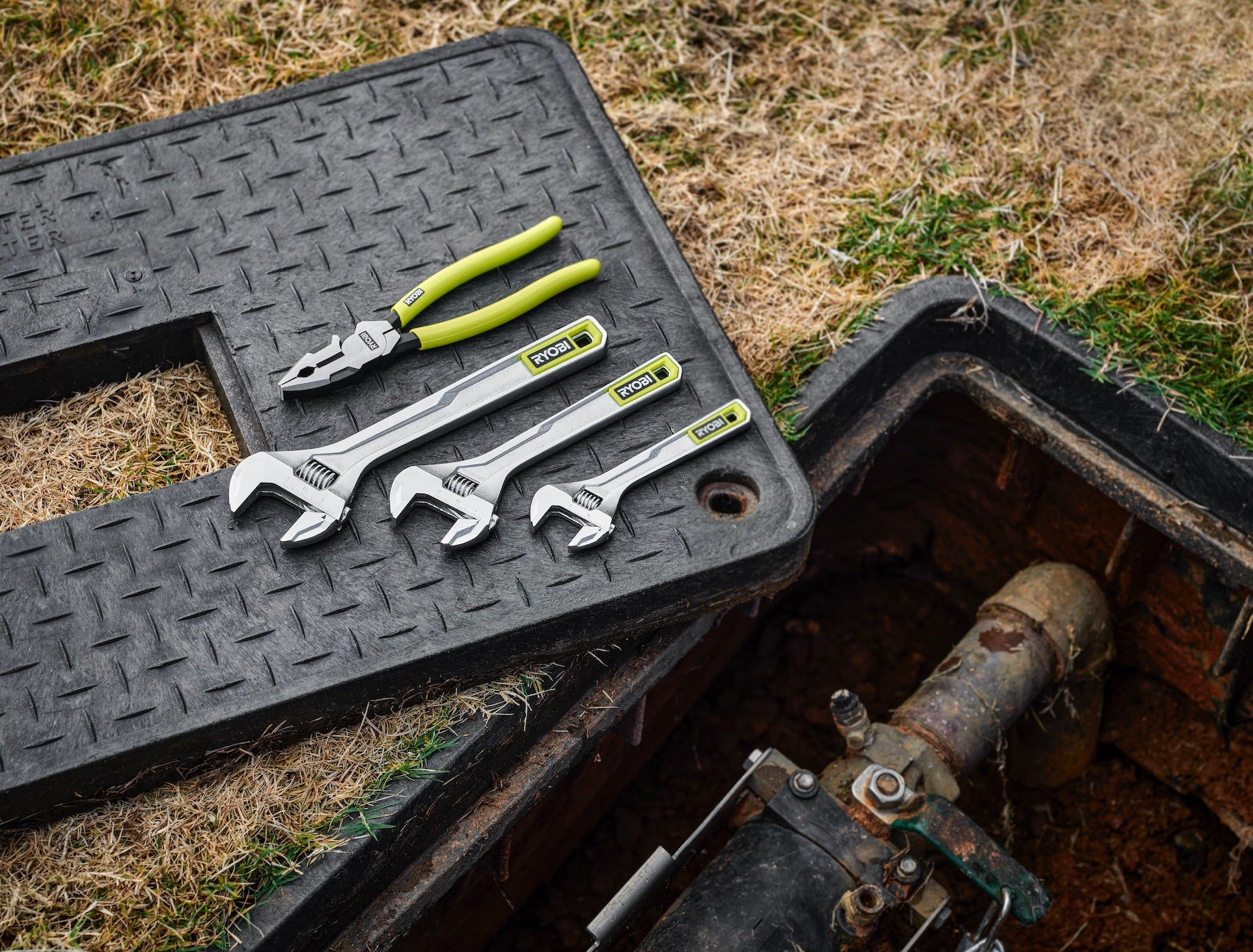 10" Adjustable Wrench Image 6