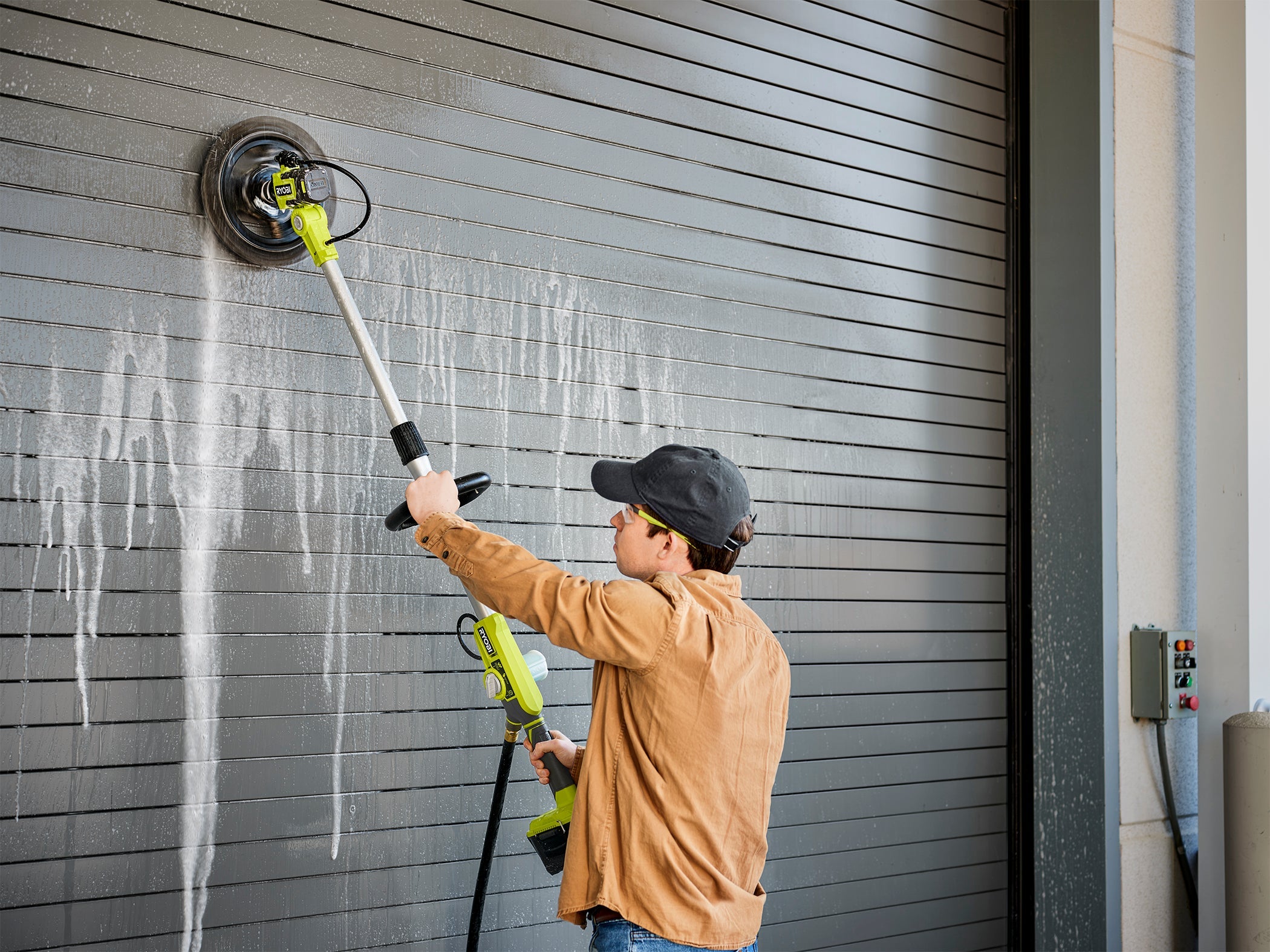 11" VORTEX HARD BRISTLE BRUSH Image 6